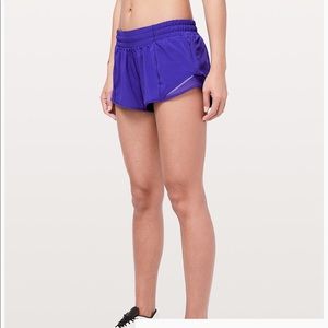 Lululemon Hotty Hot Short II 2.5”